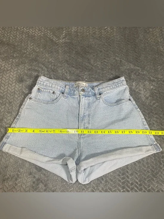 Abercrombie & Fitch Mom Shorts High Rise Light Wash Size 29 (8) Denim - Picture 11 of 15